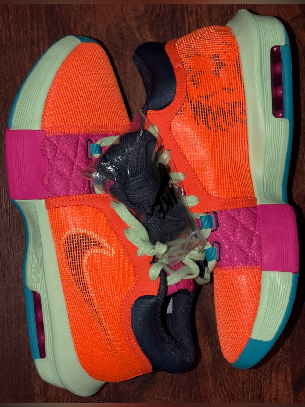 Nike size 9.5 LeBron basketball shoes